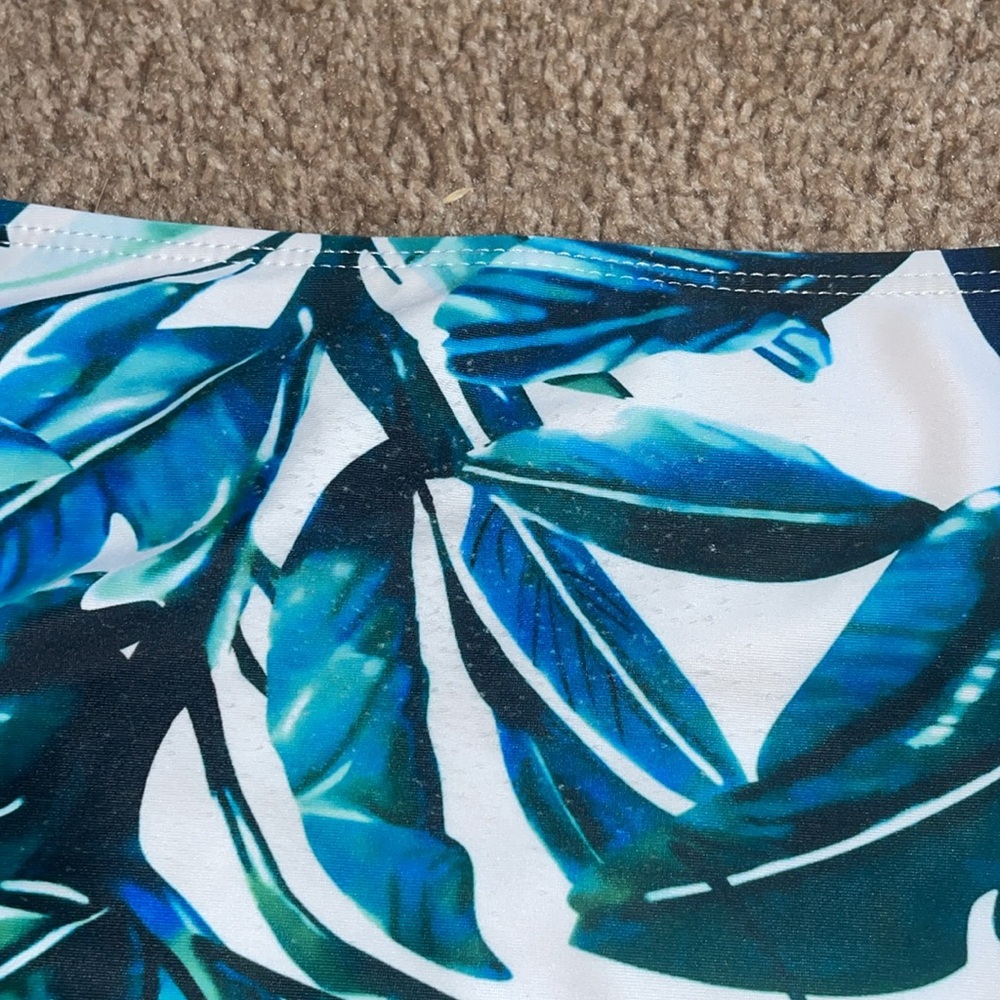 Tropical Leaf Print High-Waisted Bikini Bottom size medium - Picture 3 of 7